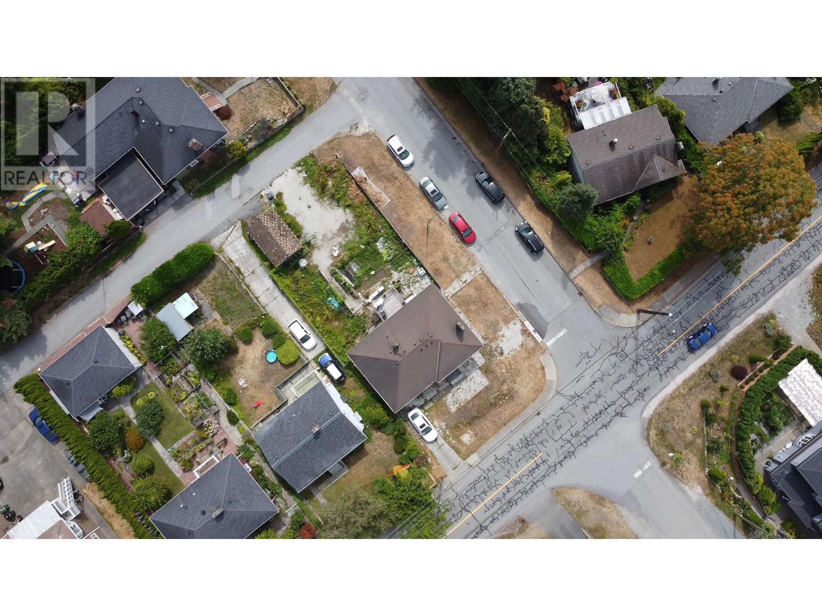 7884 Patterson Avenue, Burnaby, British Columbia  V5J 3P5 - Photo 33 - R2825986