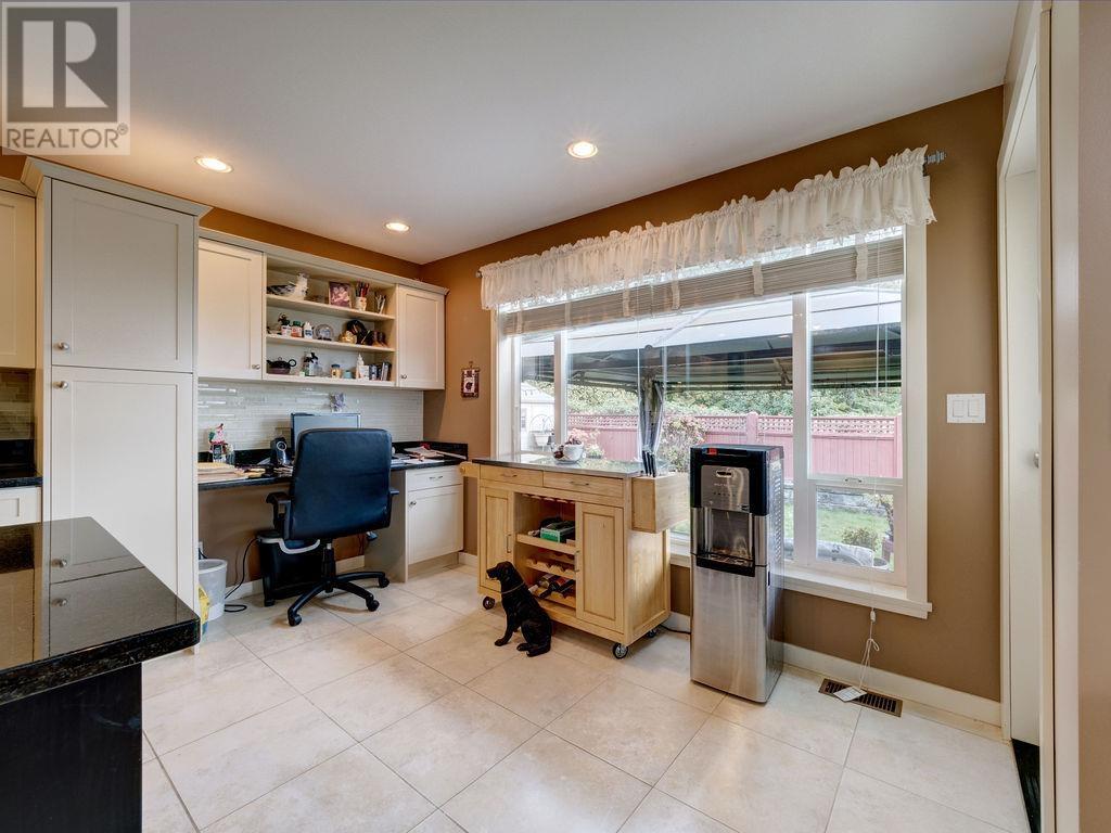 5540 Clayton Avenue, Sechelt, British Columbia  V7Z 0V1 - Photo 6 - R2826080