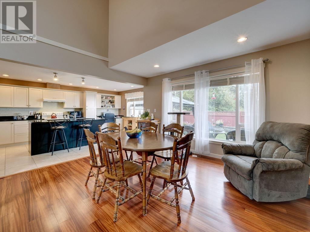 5540 Clayton Avenue, Sechelt, British Columbia  V7Z 0V1 - Photo 9 - R2826080