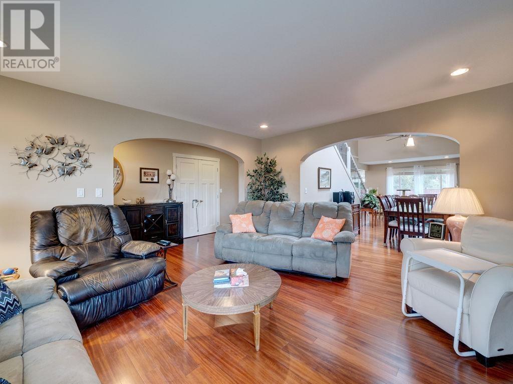5540 Clayton Avenue, Sechelt, British Columbia  V7Z 0V1 - Photo 14 - R2826080