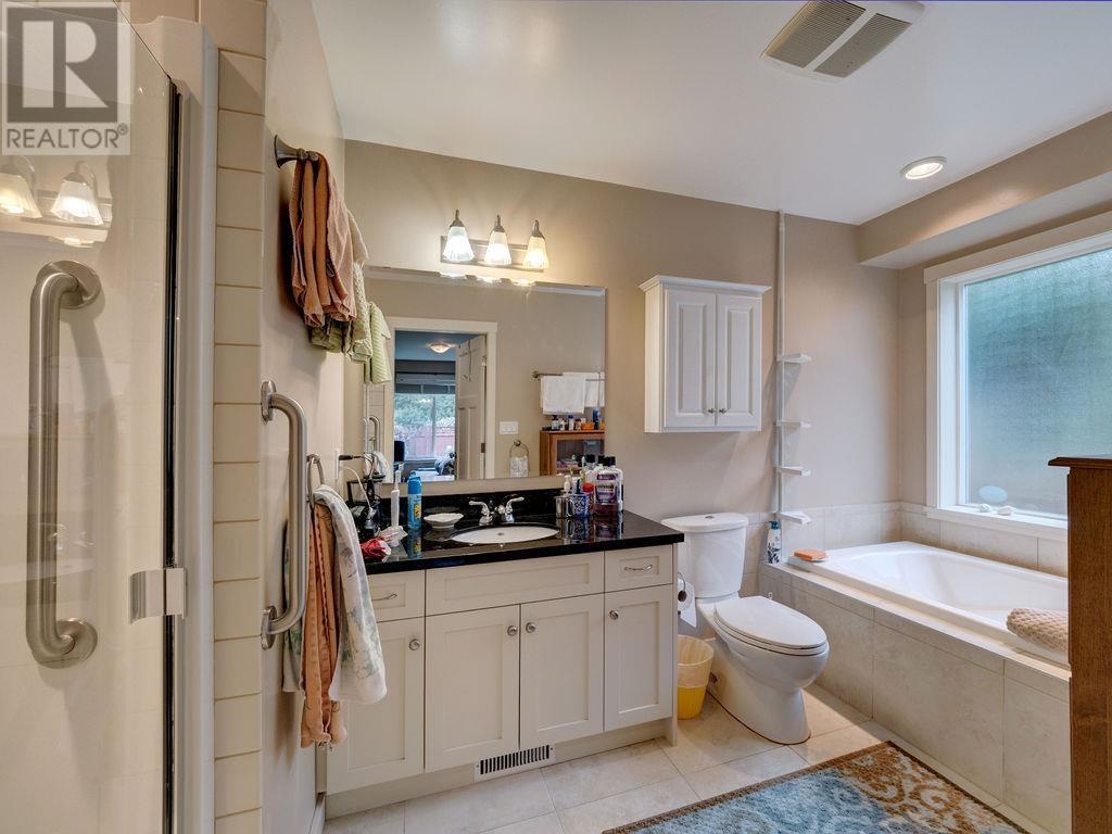 5540 Clayton Avenue, Sechelt, British Columbia  V7Z 0V1 - Photo 18 - R2826080