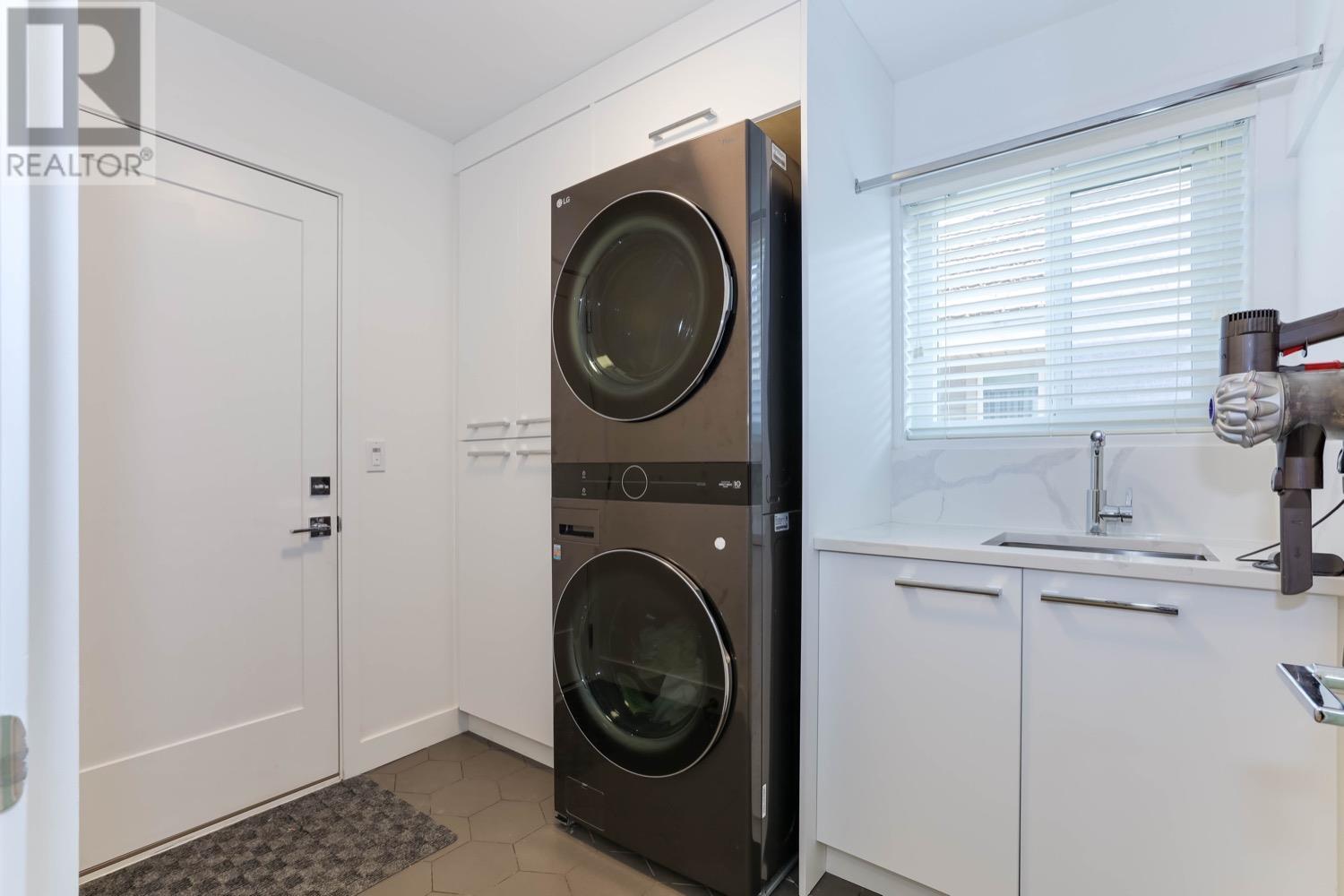 2976 Robson Drive, Coquitlam, British Columbia  V3E 2T1 - Photo 13 - R2826144