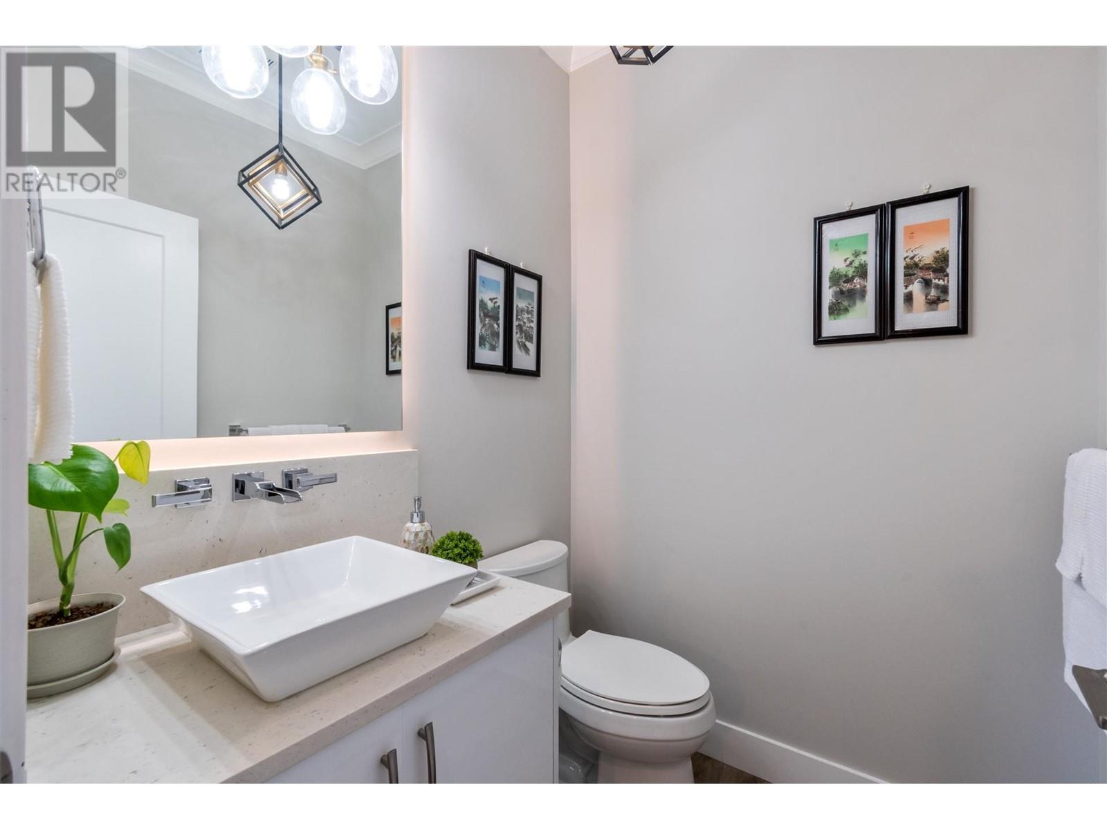 1124 Salter Street, New Westminster, British Columbia  V3M 0M4 - Photo 12 - R2826176