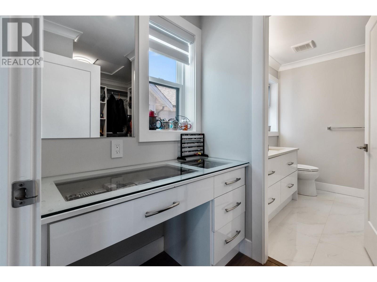 1124 Salter Street, New Westminster, British Columbia  V3M 0M4 - Photo 18 - R2826176