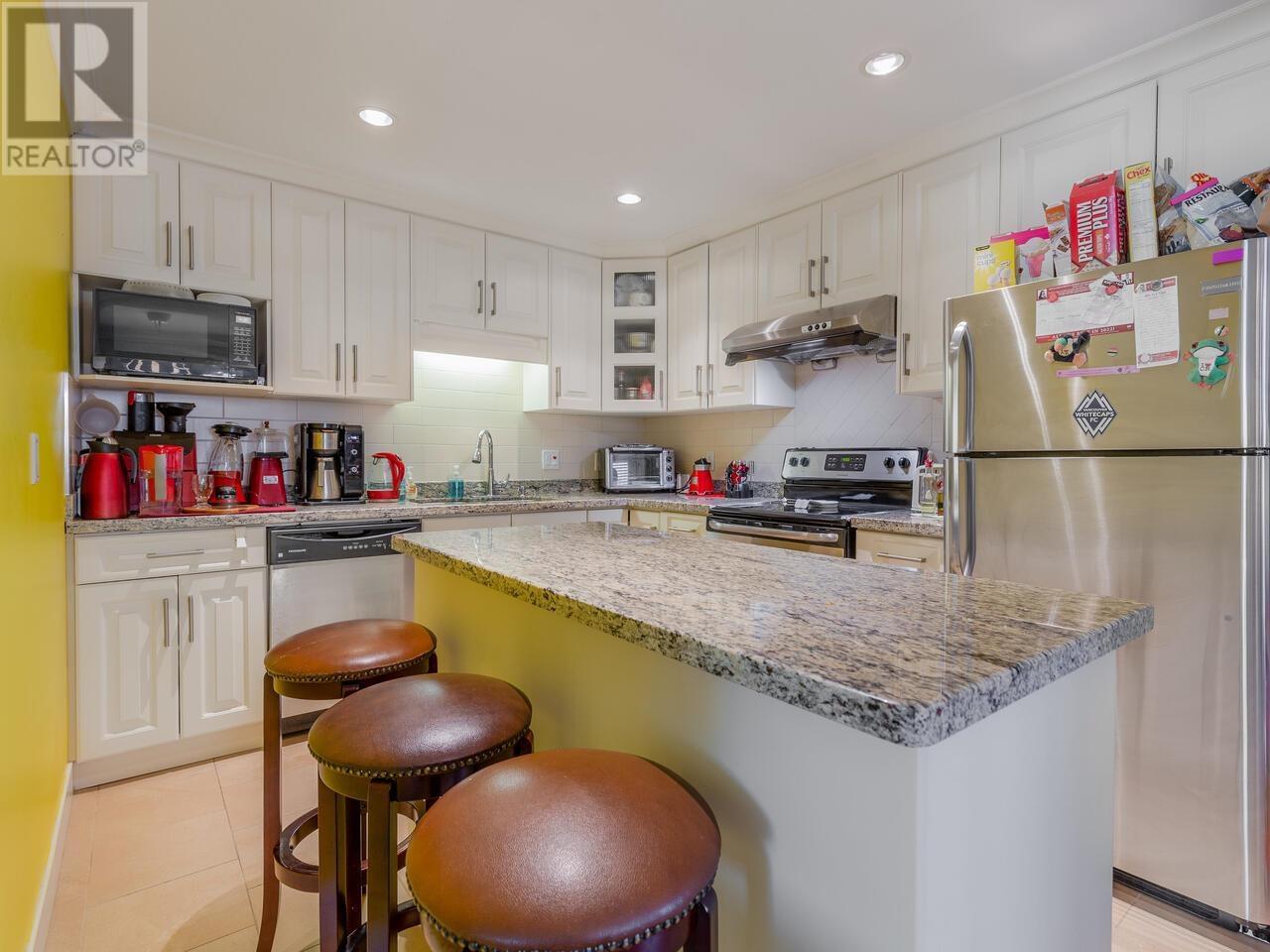 7022 Ramsay Avenue, Burnaby, British Columbia  V5E 3L2 - Photo 2 - R2826187