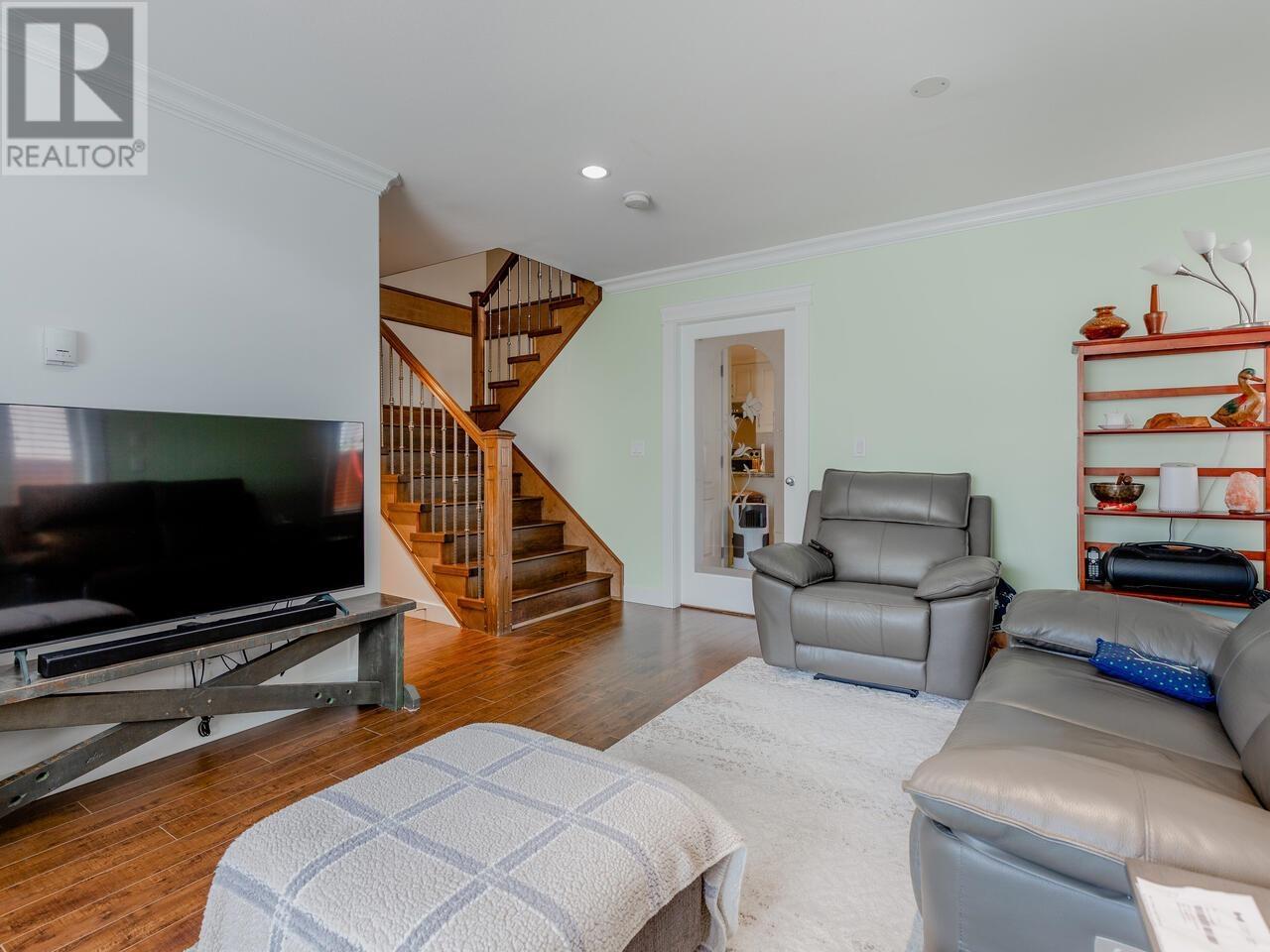 7022 Ramsay Avenue, Burnaby, British Columbia  V5E 3L2 - Photo 6 - R2826187