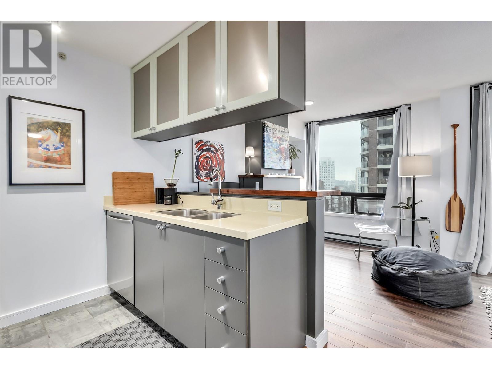 806 1003 Burnaby Street, Vancouver, British Columbia  V6E 4R7 - Photo 2 - R2826215
