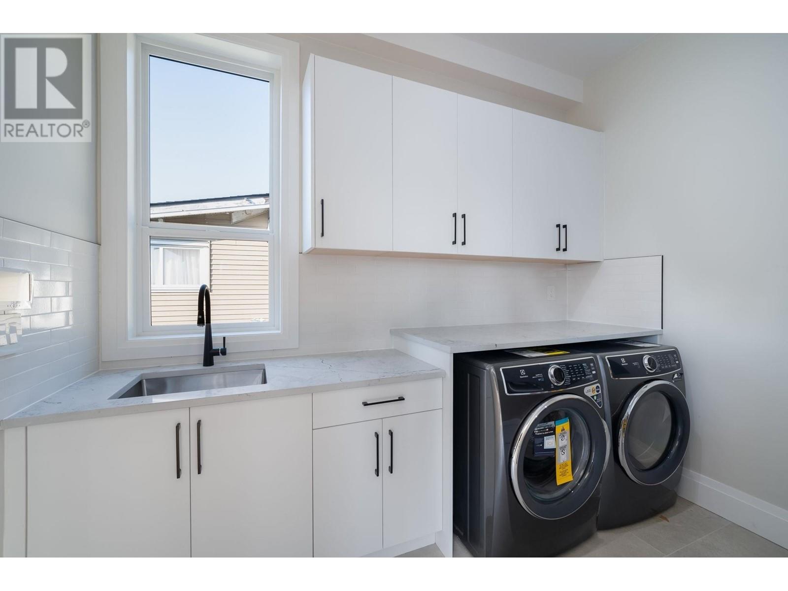 2341 Jones Avenue, North Vancouver, British Columbia  V7M 2W9 - Photo 31 - R2826206