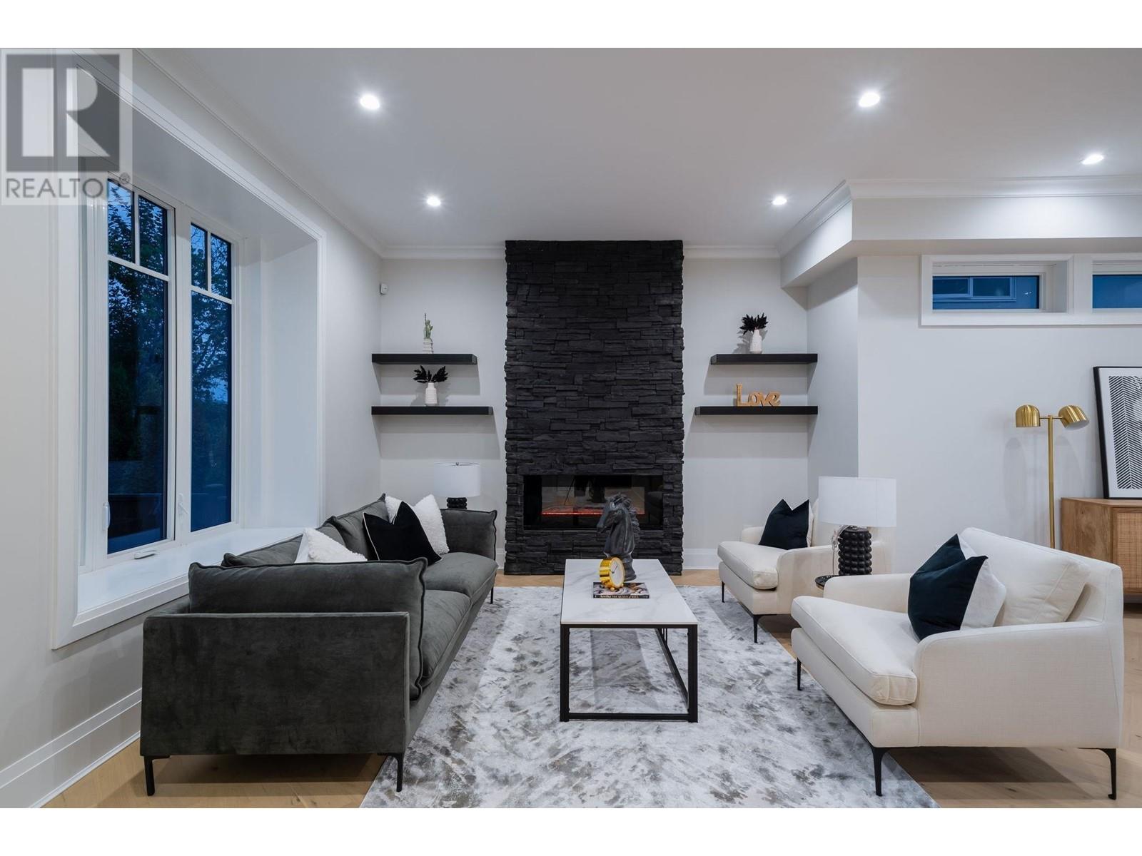 2341 Jones Avenue, North Vancouver, British Columbia  V7M 2W9 - Photo 6 - R2826206