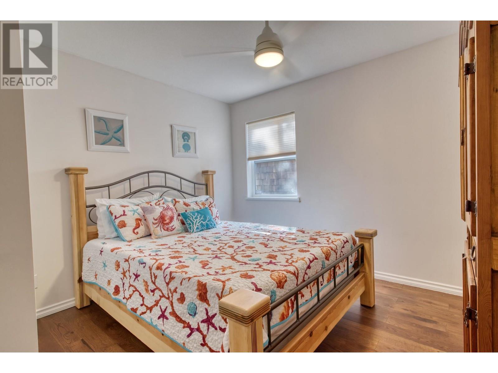 556 Seaview Road, Gibsons, British Columbia  V0N 1V9 - Photo 32 - R2826207