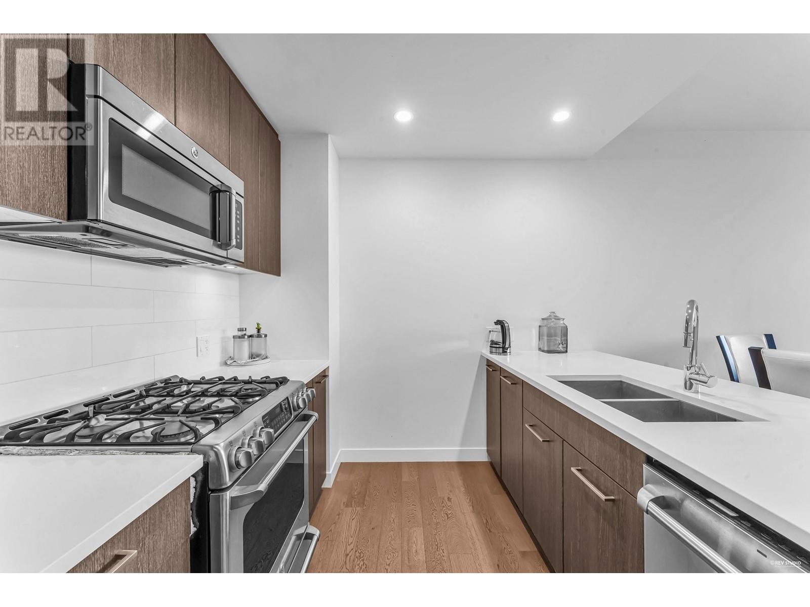 303 9080 University Crescent, Burnaby, British Columbia  V5A 0B7 - Photo 12 - R2825544