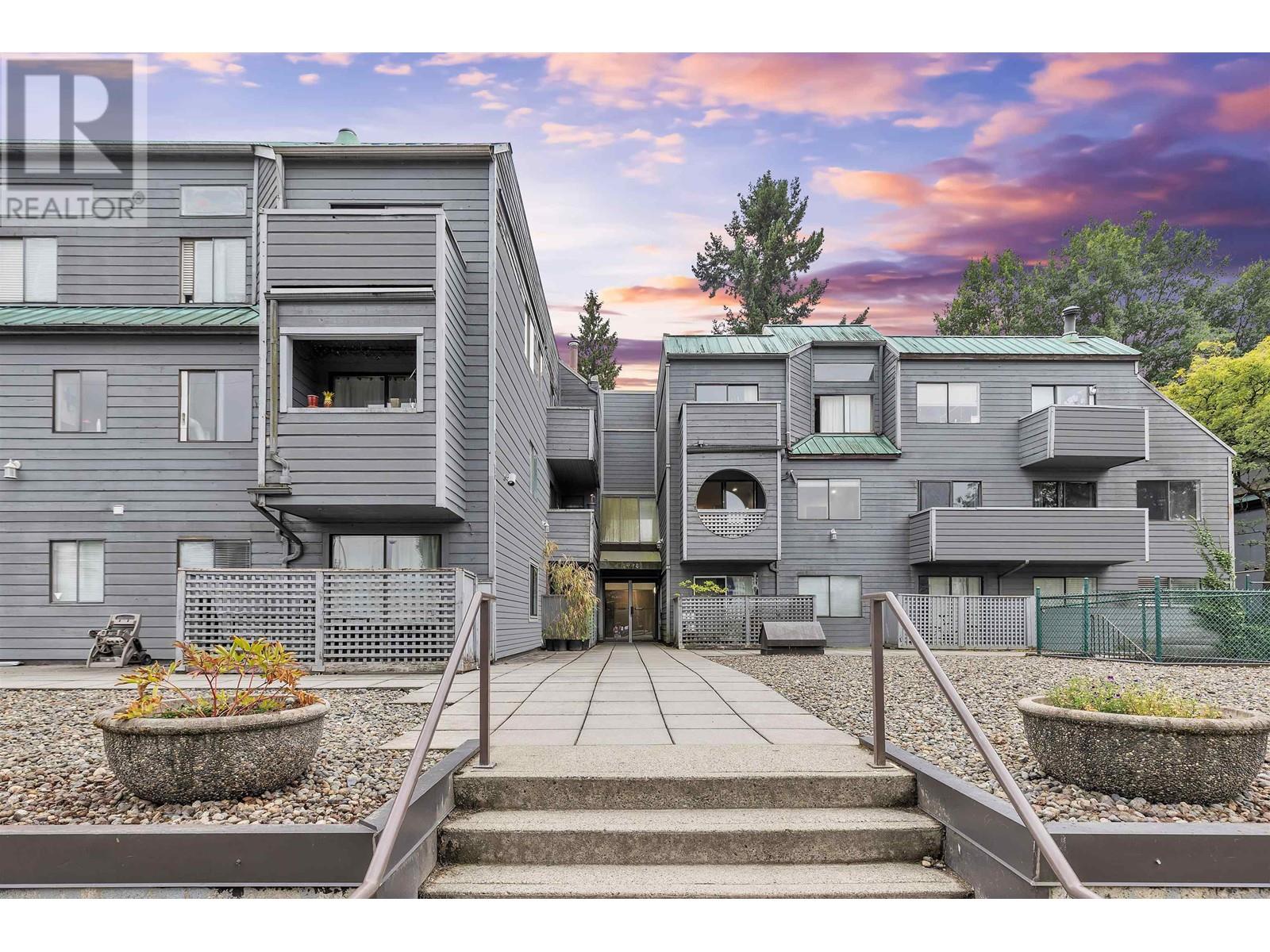 201 1948 COQUITLAM AVENUE, port coquitlam, British Columbia