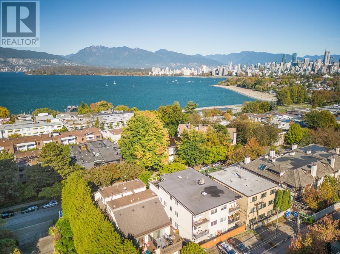 302 2458 YORK AVENUE, vancouver, British Columbia