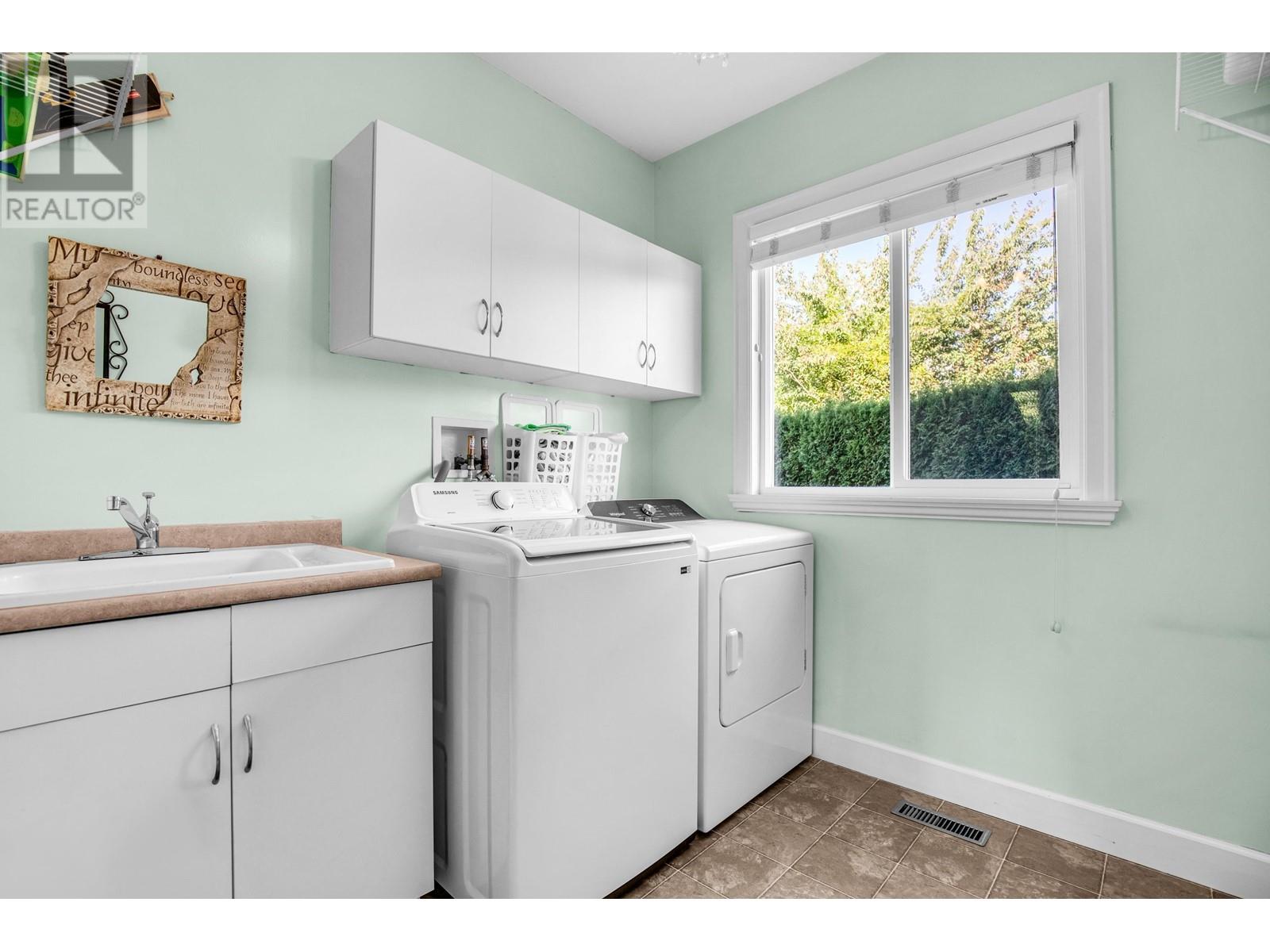 11233 Tully Crescent, Pitt Meadows, British Columbia  V3Y 2V9 - Photo 16 - R2825856