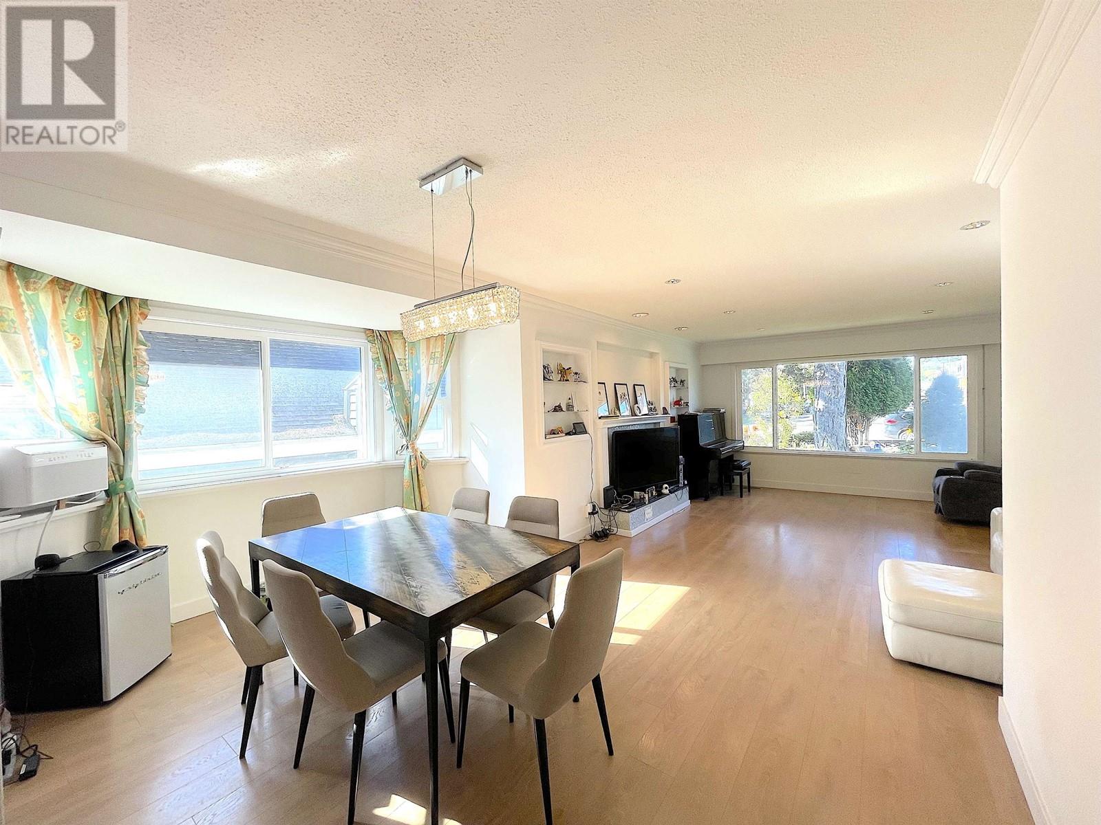 7798 GILLEY AVENUE, burnaby, British Columbia