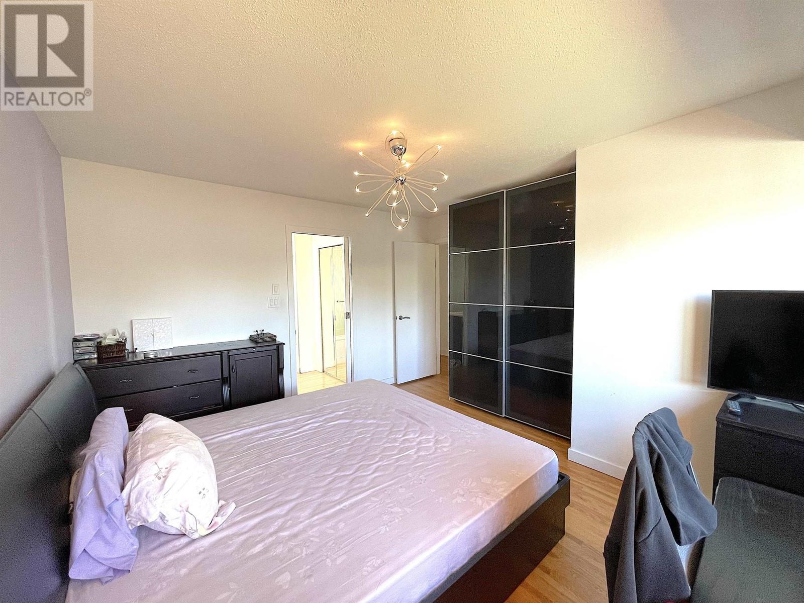 7798 Gilley Avenue, Burnaby, British Columbia  V5J 4Y2 - Photo 6 - R2826164