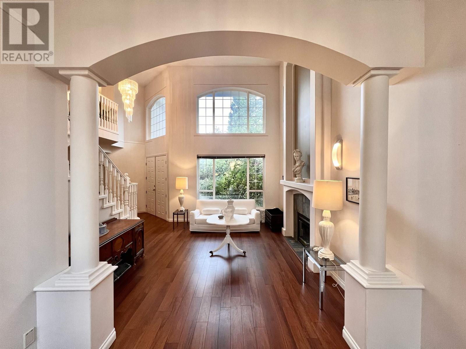 1637 Pinetree Way, Coquitlam, British Columbia  V3E 3B7 - Photo 4 - R2826131