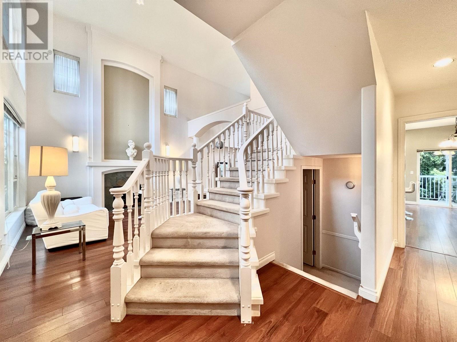 1637 Pinetree Way, Coquitlam, British Columbia  V3E 3B7 - Photo 2 - R2826131