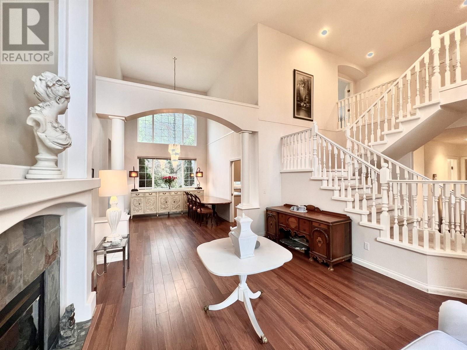 1637 Pinetree Way, Coquitlam, British Columbia  V3E 3B7 - Photo 3 - R2826131