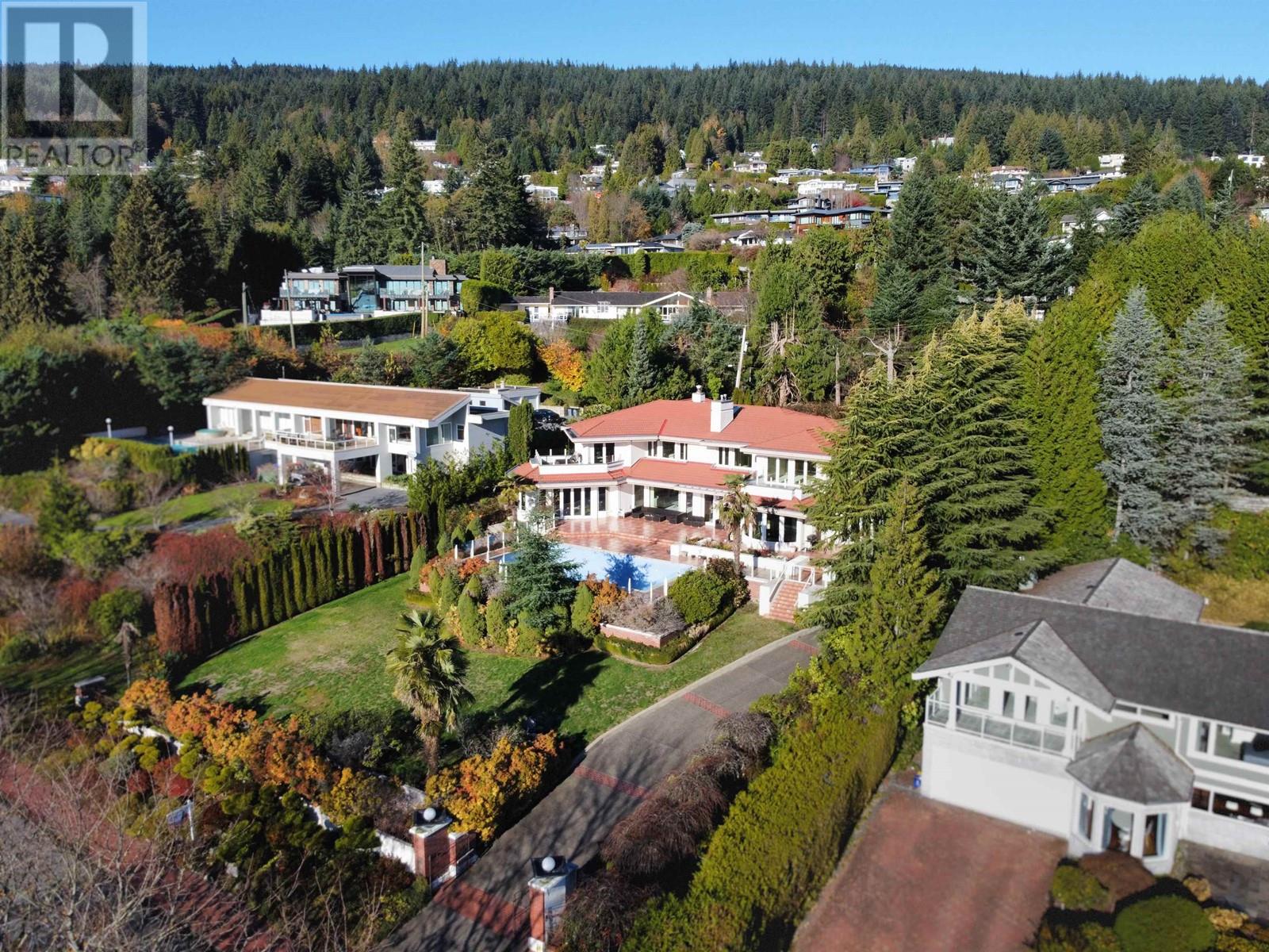 1025 KING GEORGES WAY, west vancouver, British Columbia