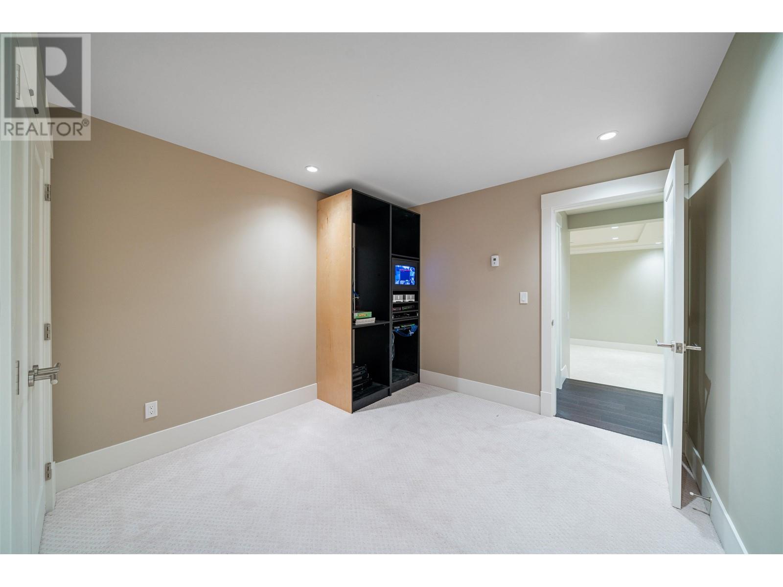 7698 Wheater Court, Burnaby, British Columbia  V5E 4P3 - Photo 38 - R2826257