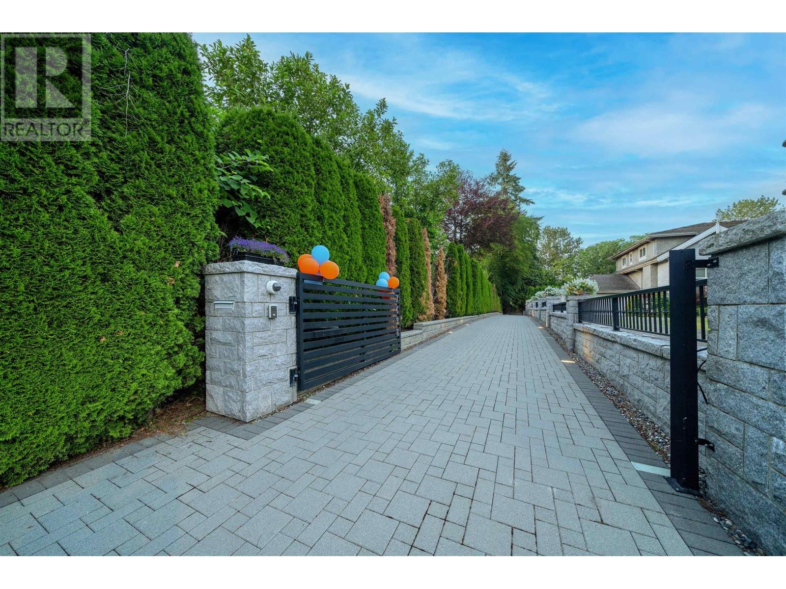 7698 Wheater Court, Burnaby, British Columbia  V5E 4P3 - Photo 6 - R2826257