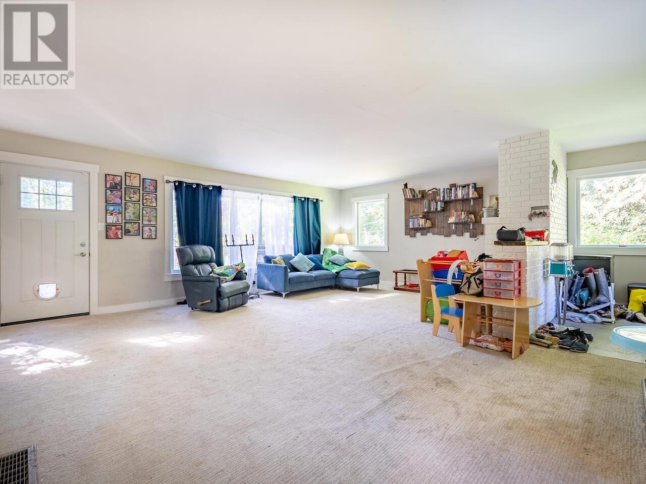 9578 Byrnes Road, Maple Ridge, British Columbia  V2W 1V9 - Photo 6 - R2817900