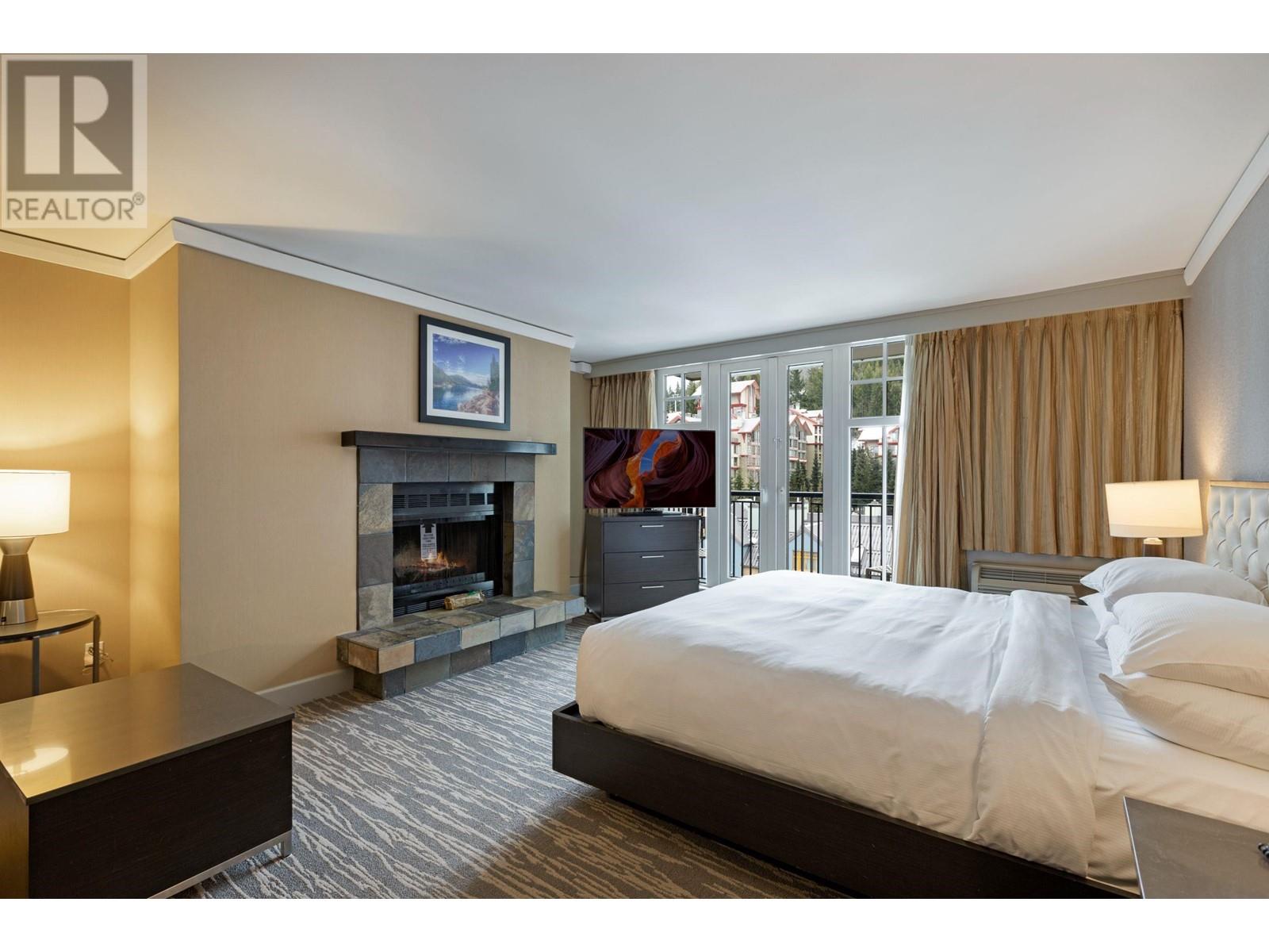 702/704 4050 Whistler Way, Whistler, British Columbia  V8E 1H9 - Photo 3 - R2824335