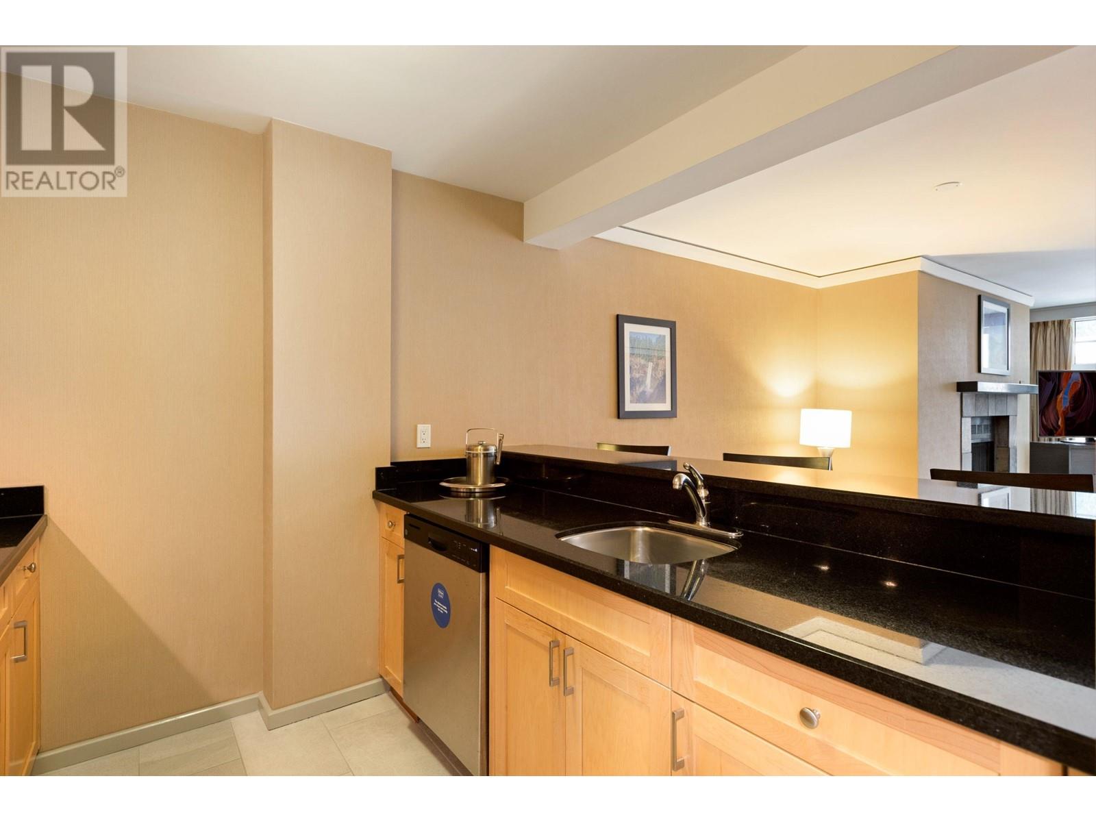 702/704 4050 Whistler Way, Whistler, British Columbia  V8E 1H9 - Photo 11 - R2824335