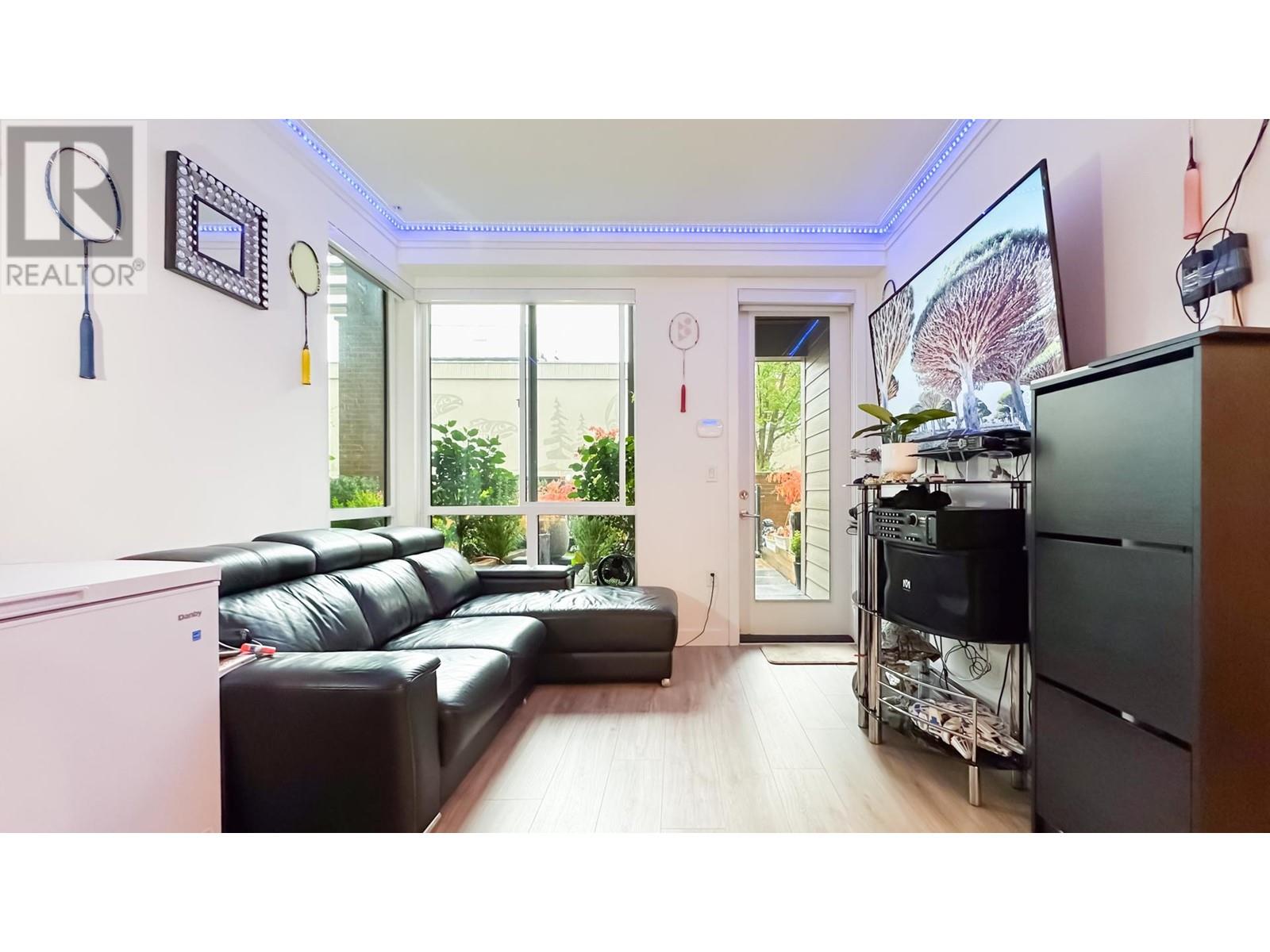 111 7133 14th Avenue, Burnaby, British Columbia  V3N 0H5 - Photo 10 - R2826216