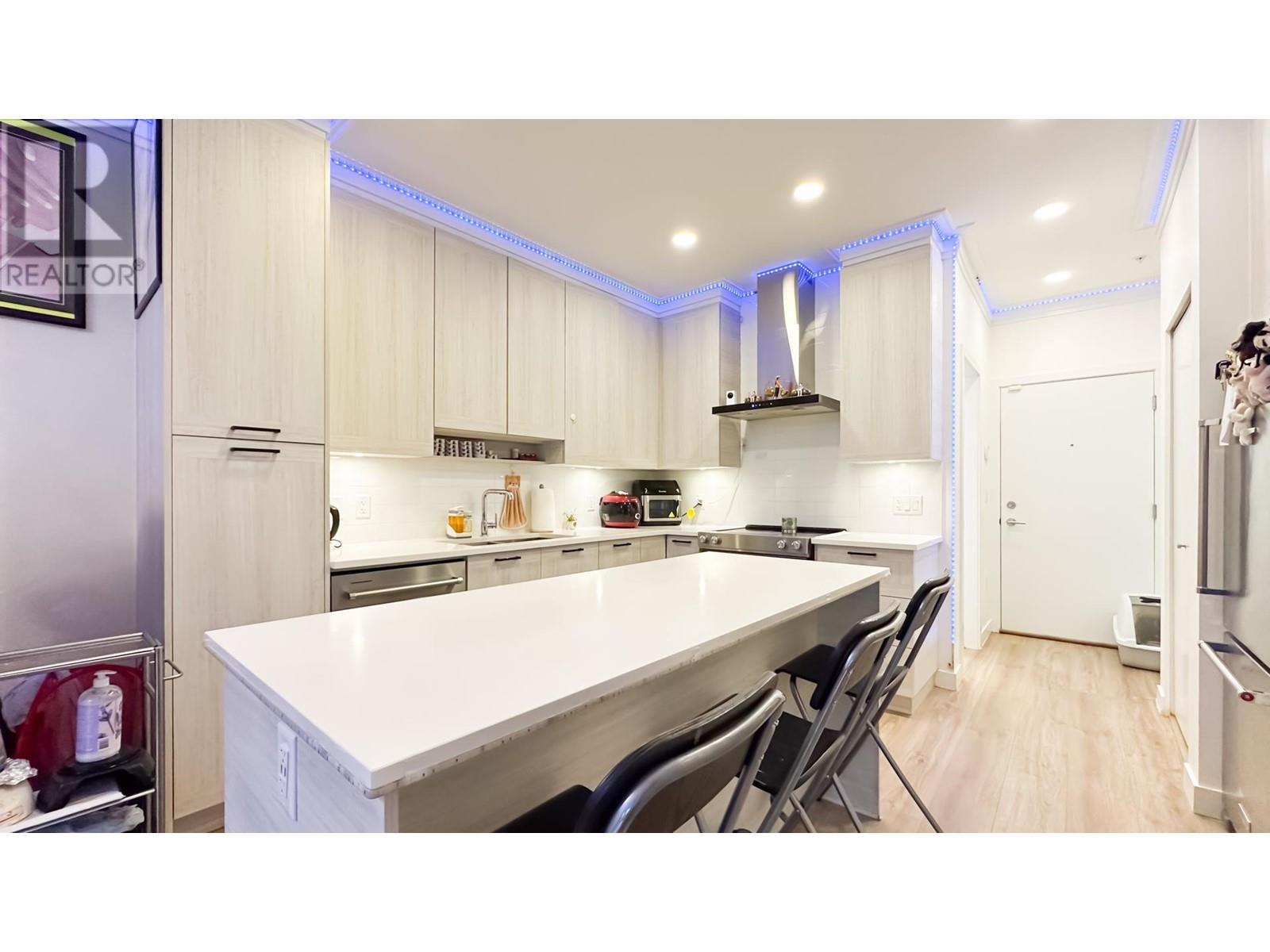 111 7133 14th Avenue, Burnaby, British Columbia  V3N 0H5 - Photo 5 - R2826216