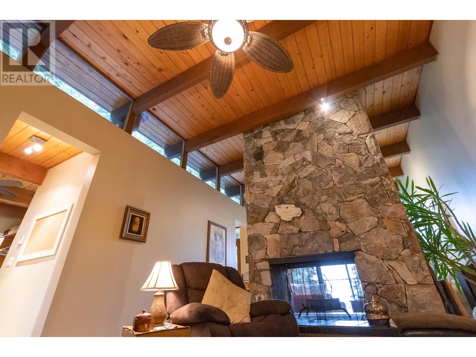 550 Ventura Crescent, North Vancouver, British Columbia  V7N 3G9 - Photo 3 - R2818938