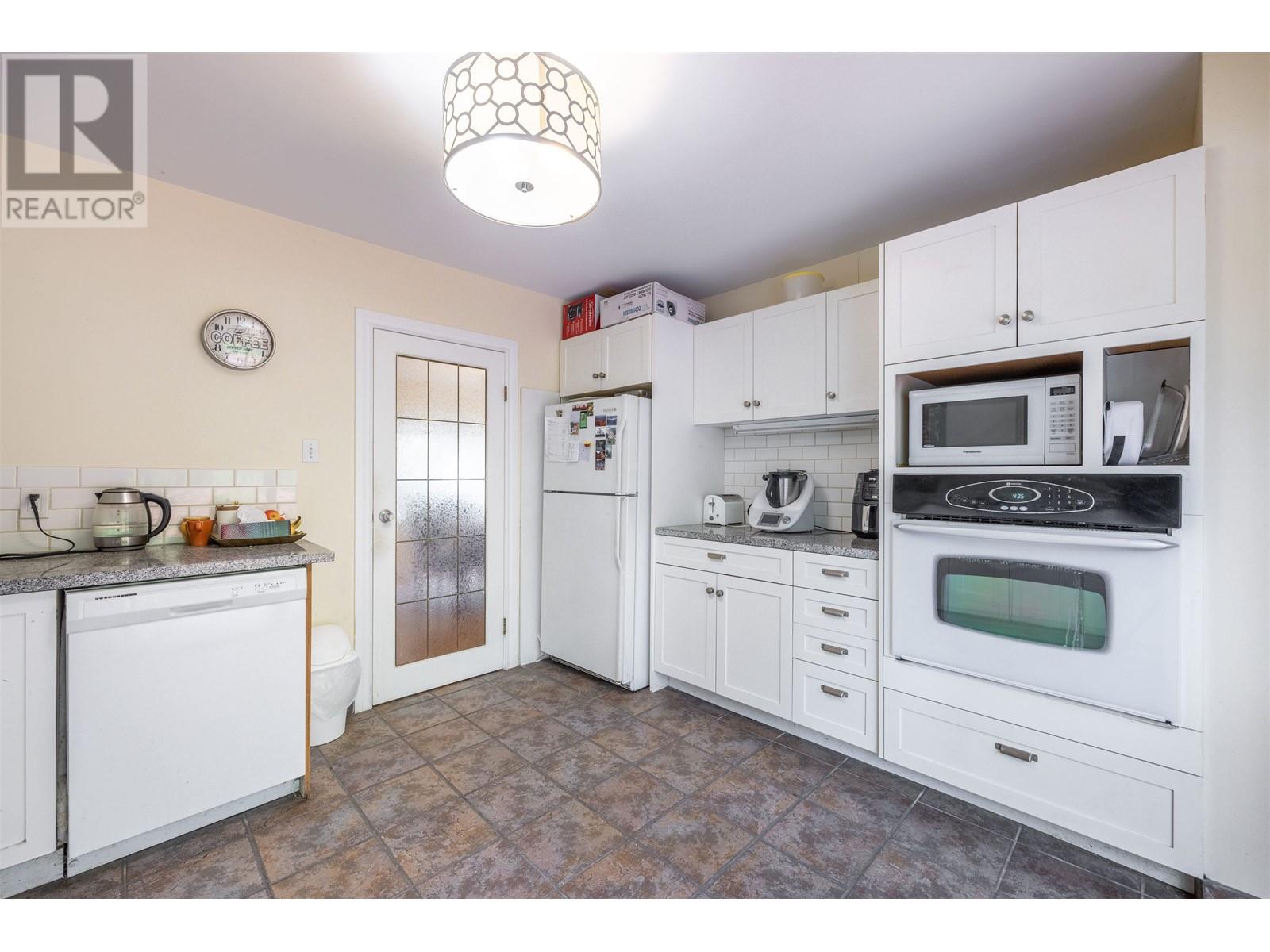 723 Wilmot Street, Coquitlam, British Columbia  V3J 6P1 - Photo 28 - R2825710