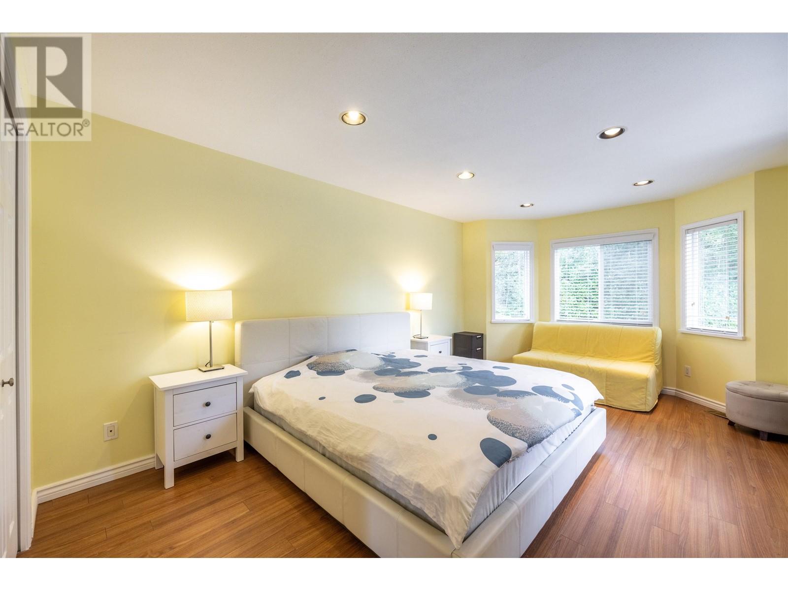 723 Wilmot Street, Coquitlam, British Columbia  V3J 6P1 - Photo 4 - R2825710