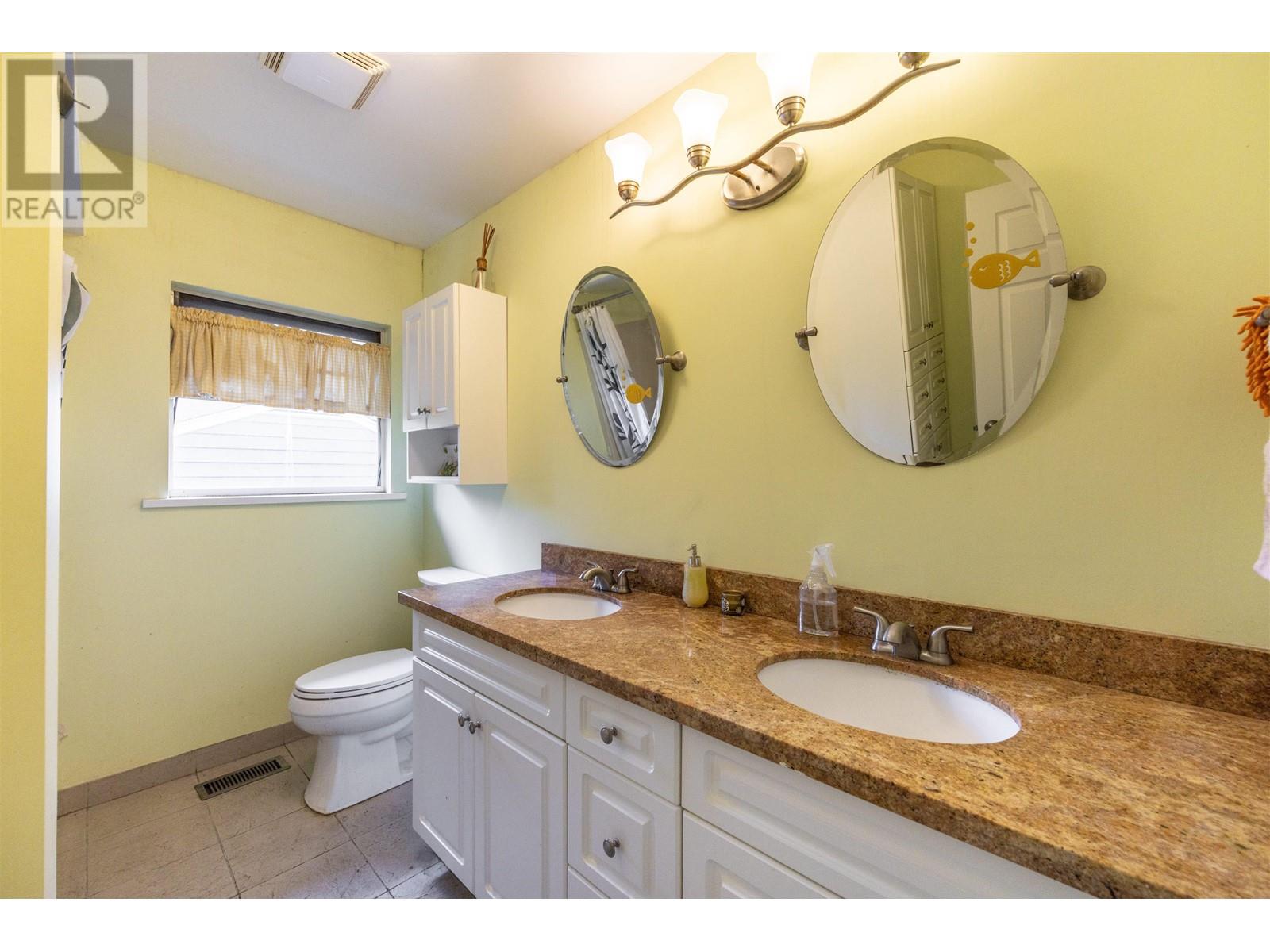 723 Wilmot Street, Coquitlam, British Columbia  V3J 6P1 - Photo 6 - R2825710