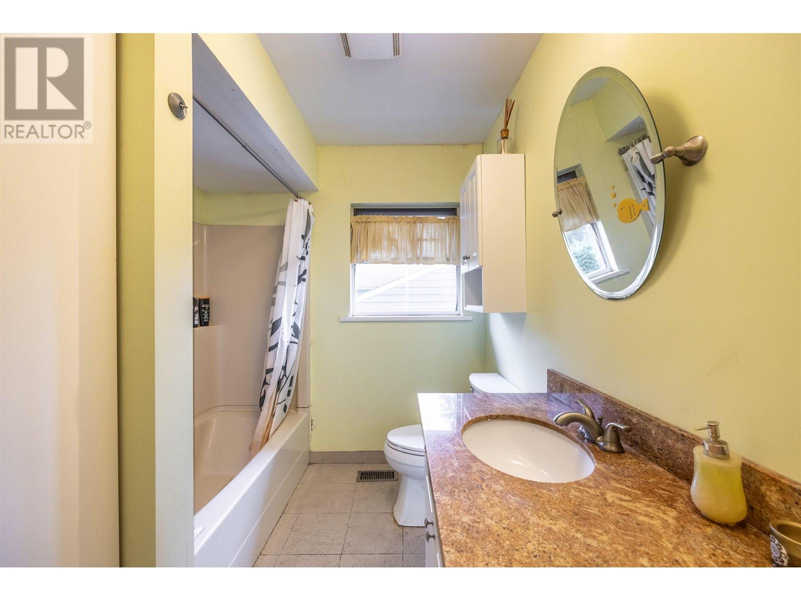 723 Wilmot Street, Coquitlam, British Columbia  V3J 6P1 - Photo 7 - R2825710