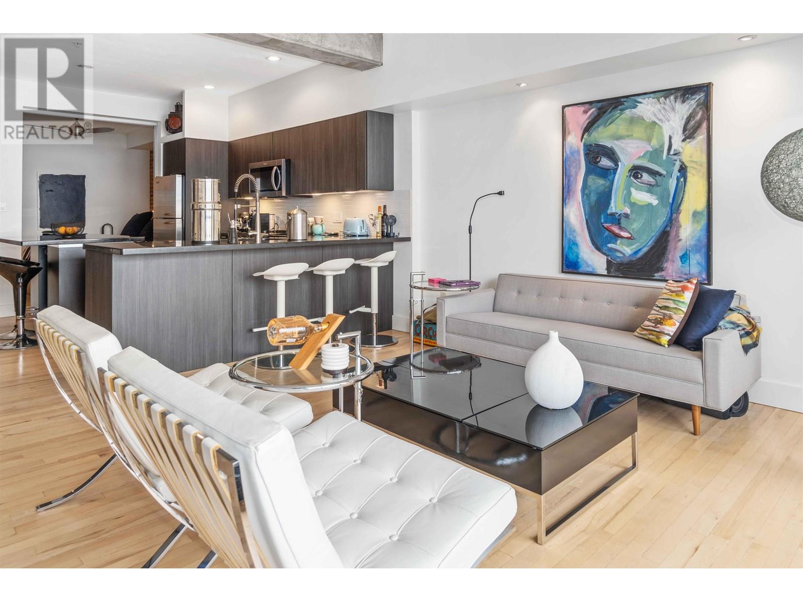 406 345 WATER STREET, vancouver, British Columbia