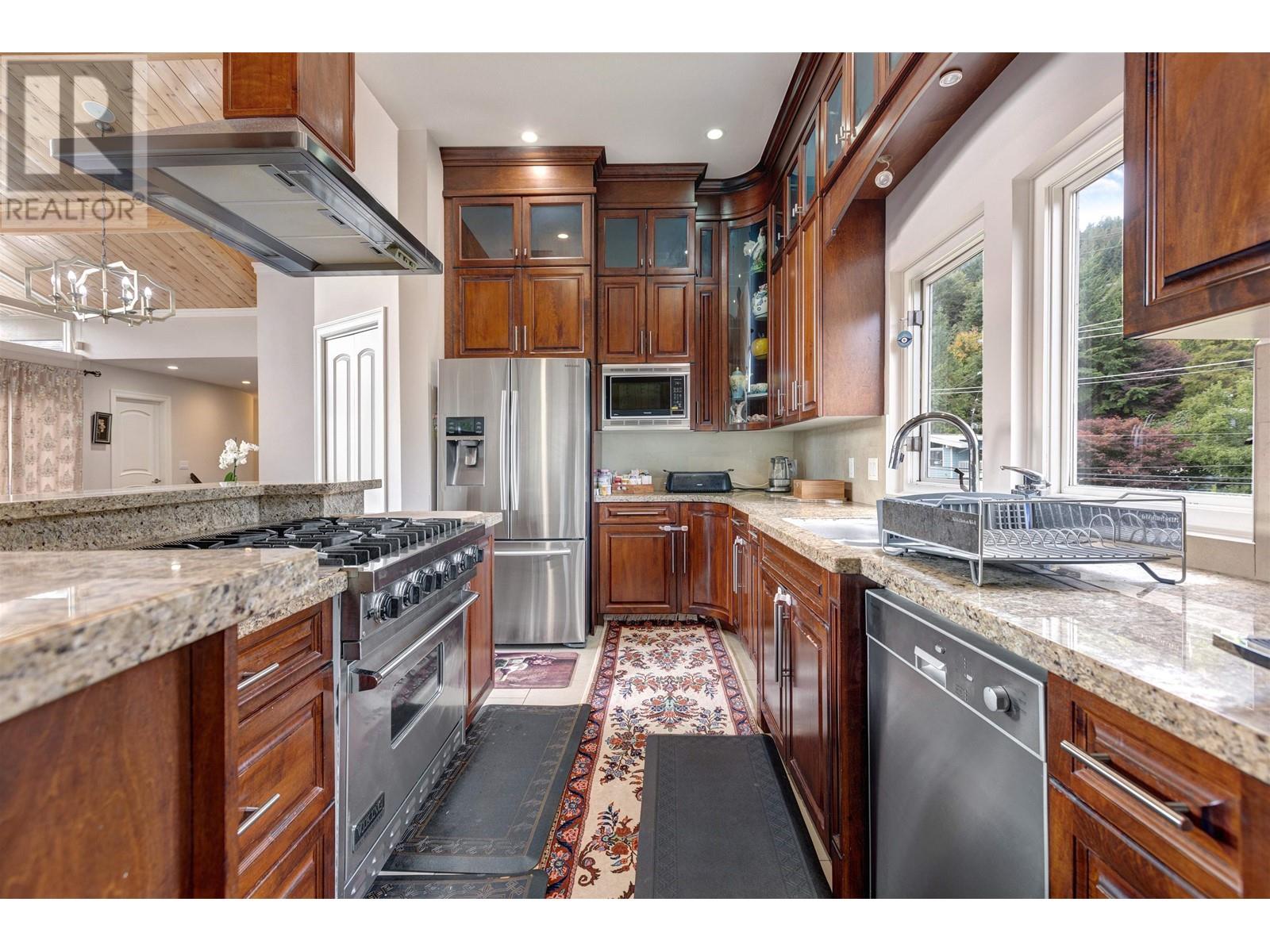 602 St. Andrews Road, West Vancouver, British Columbia  V7S 1V4 - Photo 11 - R2826302