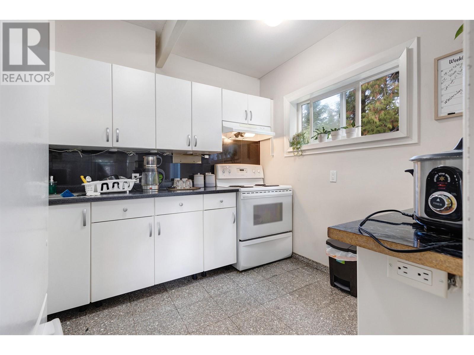 602 St. Andrews Road, West Vancouver, British Columbia  V7S 1V4 - Photo 37 - R2826302
