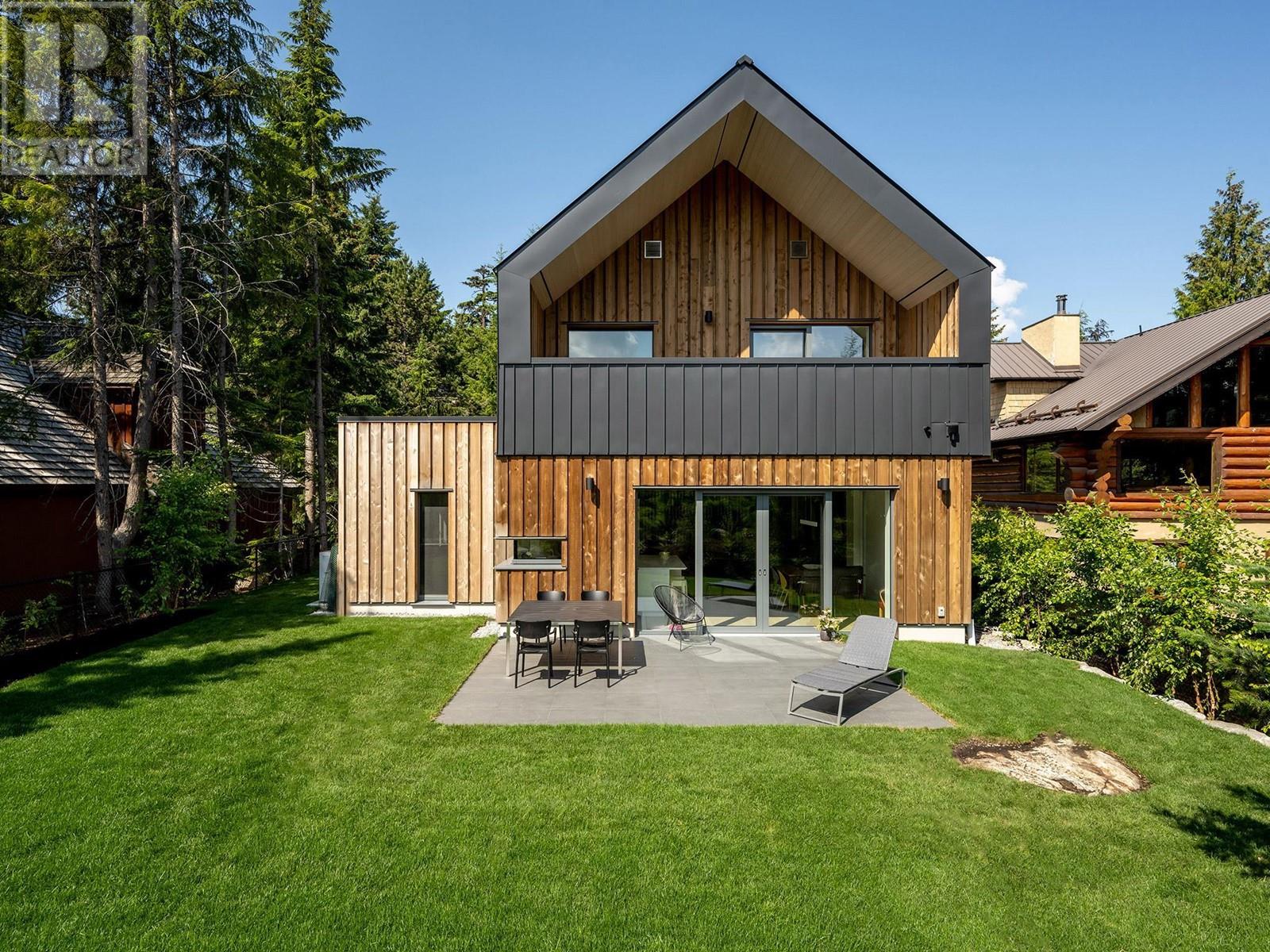 6187 Eagle Drive, Whistler, British Columbia  V8E 0C6 - Photo 10 - R2826351