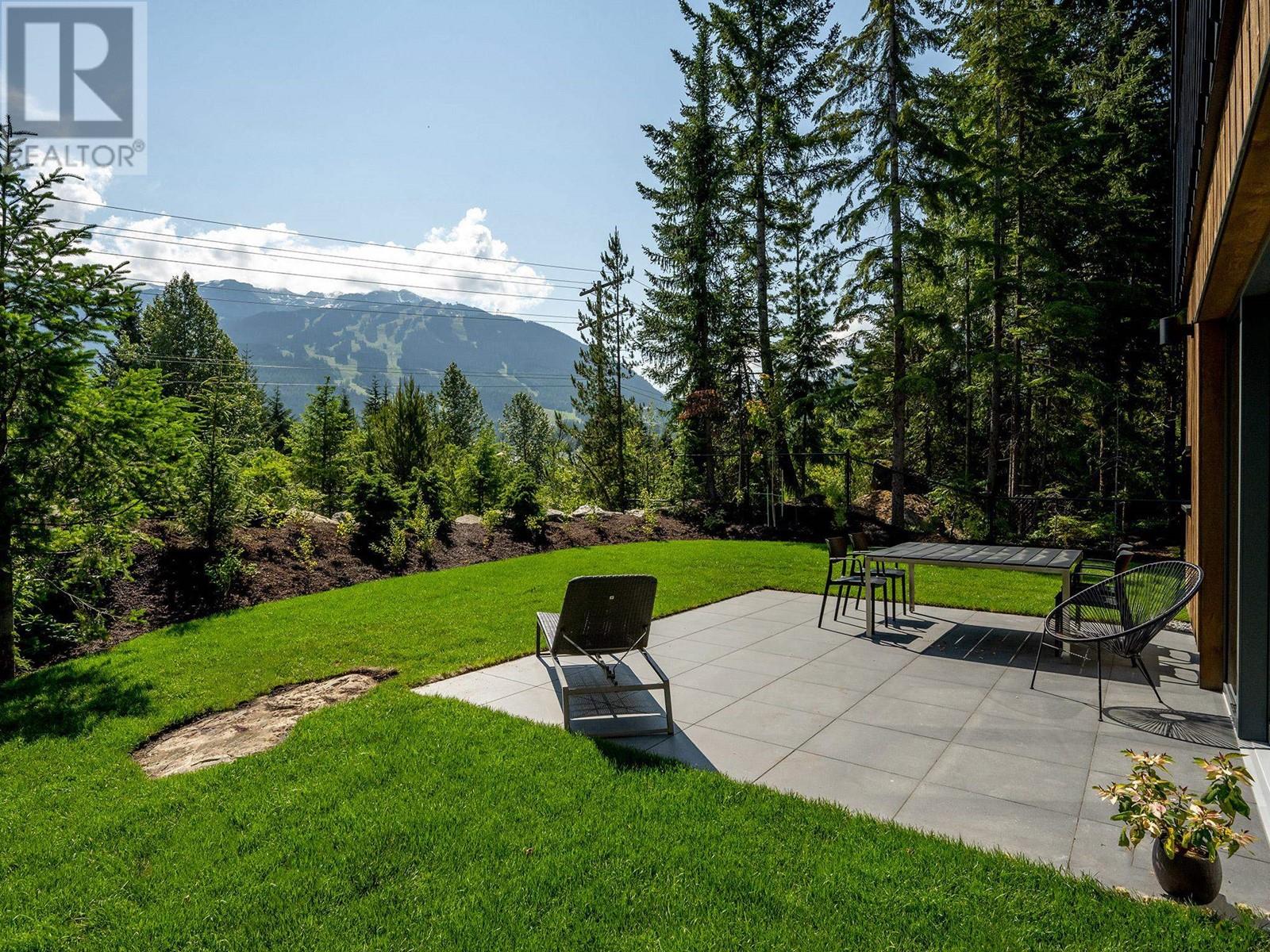6187 Eagle Drive, Whistler, British Columbia  V8E 0C6 - Photo 2 - R2826351