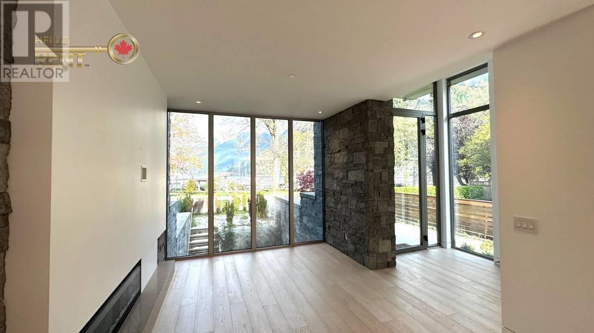 6476 Bay Street, West Vancouver, British Columbia  V7W 2H1 - Photo 7 - R2826323