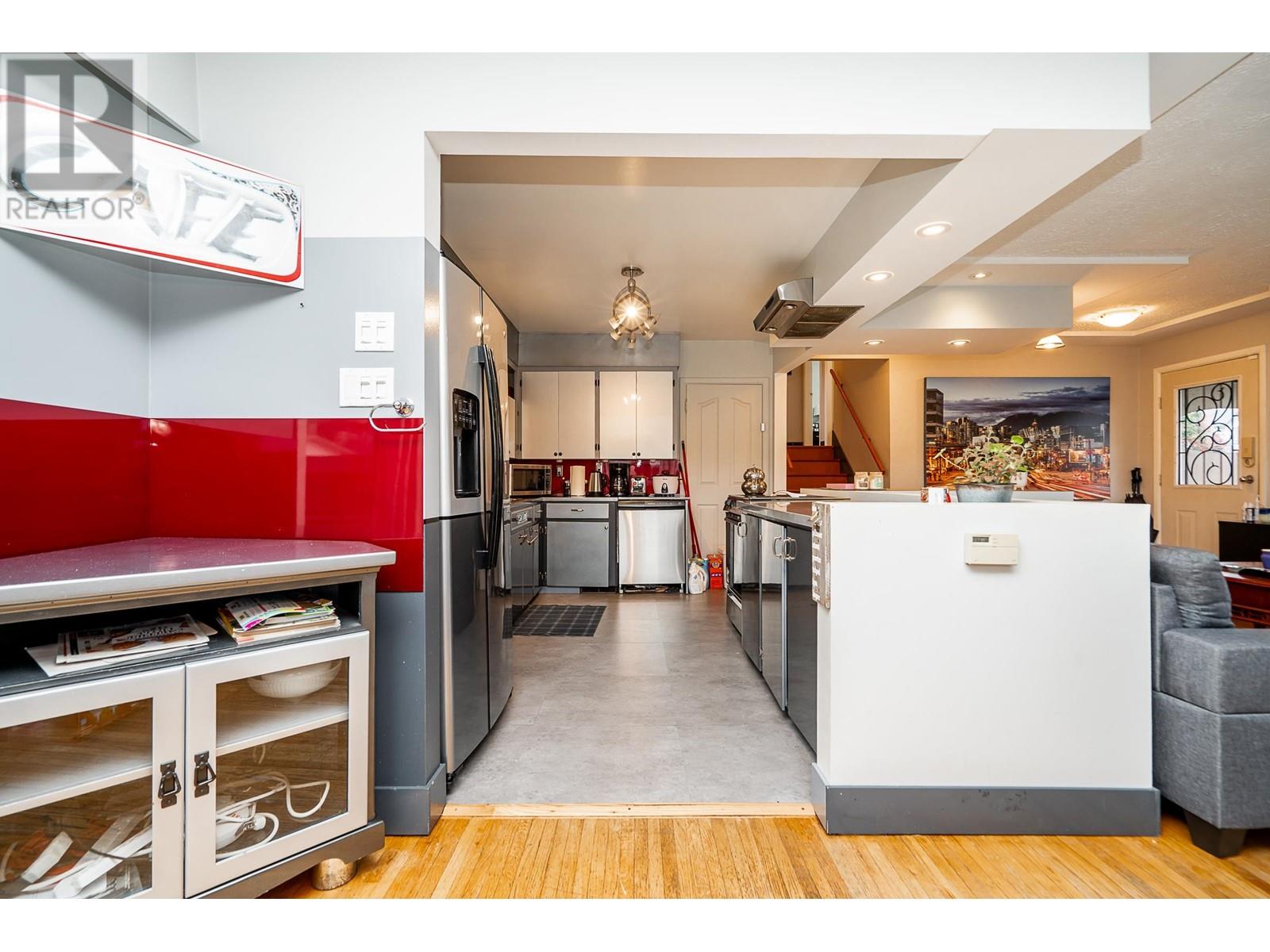 2715 Coast Meridian Road Road, Port Coquitlam, British Columbia  V3B 3M6 - Photo 11 - R2825391
