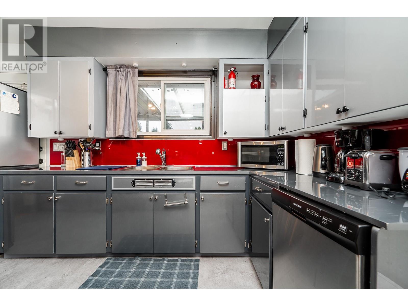 2715 Coast Meridian Road Road, Port Coquitlam, British Columbia  V3B 3M6 - Photo 15 - R2825391