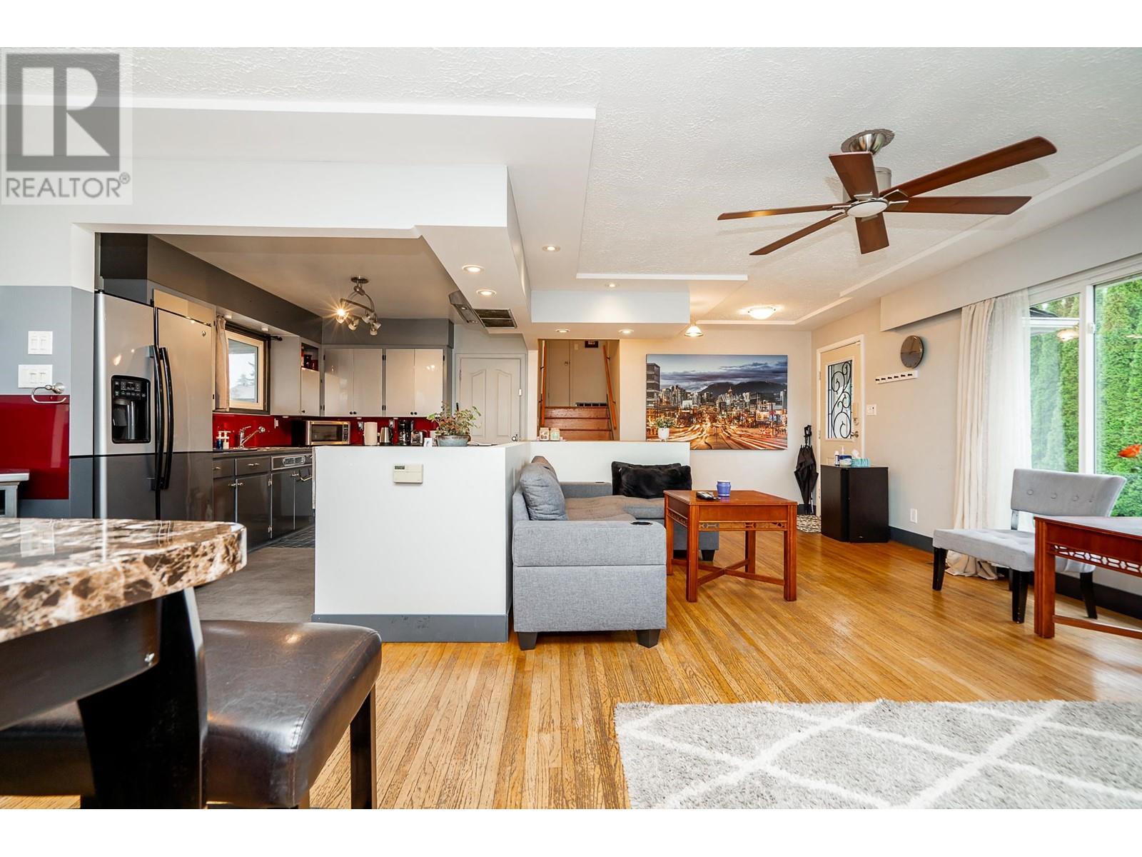 2715 Coast Meridian Road Road, Port Coquitlam, British Columbia  V3B 3M6 - Photo 10 - R2825391