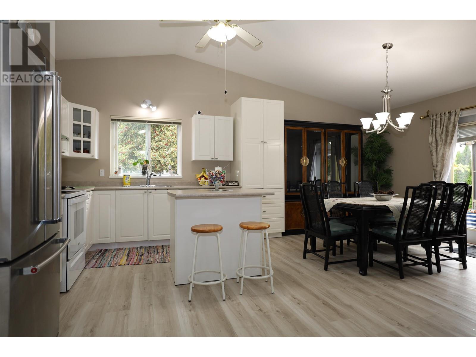 6290 Homestead Avenue, Sechelt, British Columbia  V7Z 0M6 - Photo 6 - R2811304
