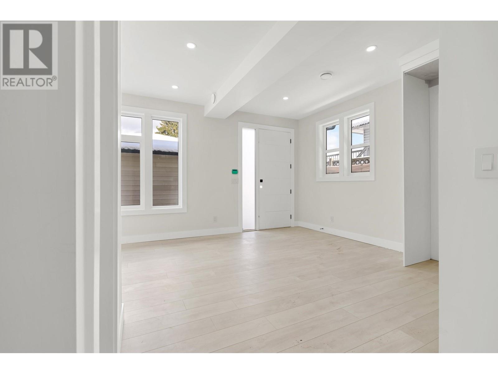 6019 Sprott Street, Burnaby, British Columbia  V5G 1T9 - Photo 12 - R2797668