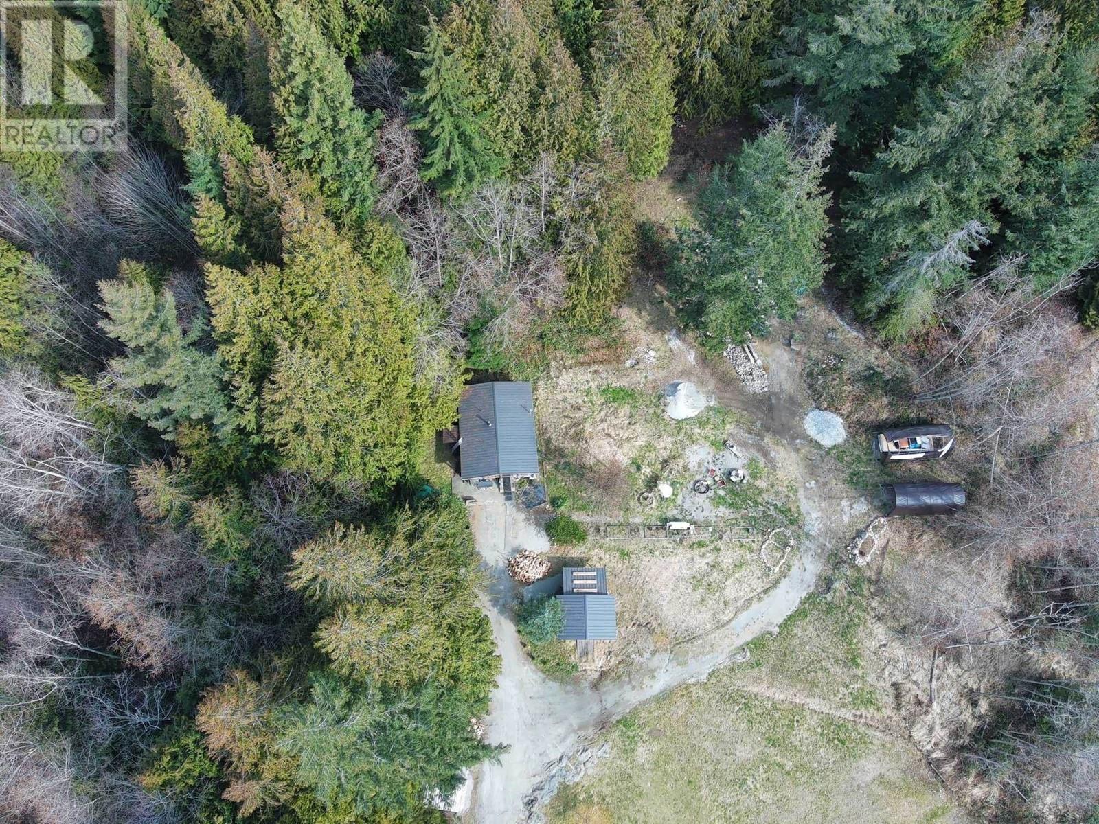 2126 Sunshine Coast Highway, Roberts Creek, British Columbia  V0N 2W5 - Photo 10 - R2826371