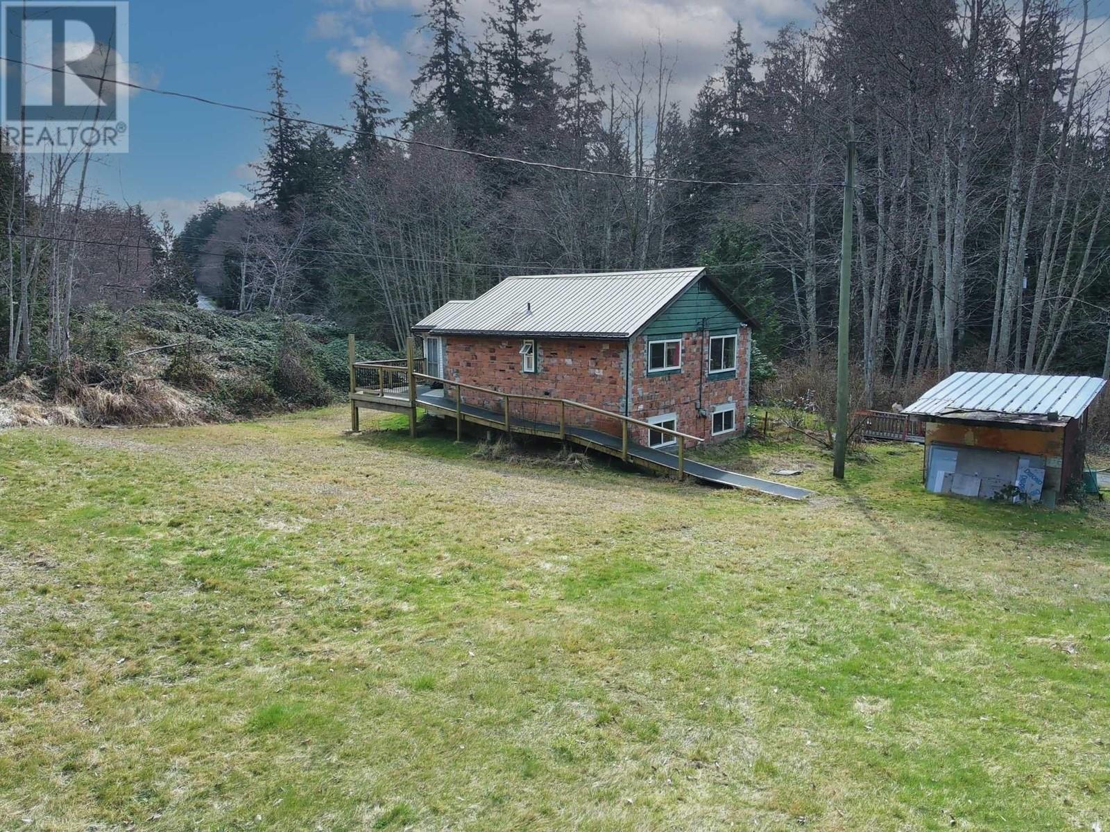 2126 Sunshine Coast Highway, Roberts Creek, British Columbia  V0N 2W5 - Photo 14 - R2826371