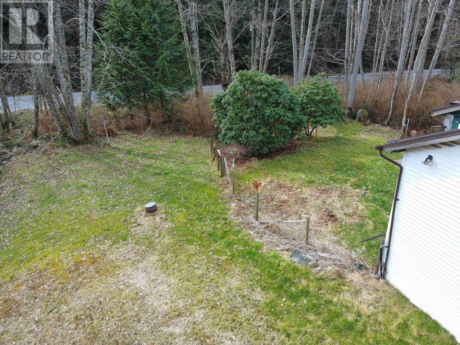 2126 Sunshine Coast Highway, Roberts Creek, British Columbia  V0N 2W5 - Photo 16 - R2826371